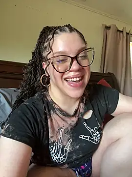 QueenNuttCollector online show from 05-20-26, 04:24