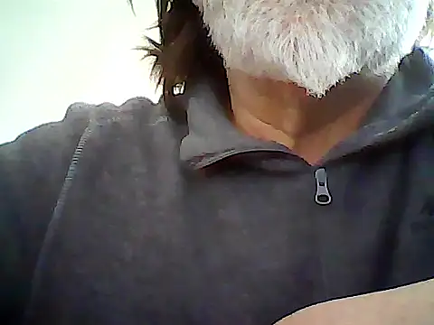 Snapshot of xcimeru chatting on 04-10-26, 07:02 xcimeru online show from 04-10-26, 07:02