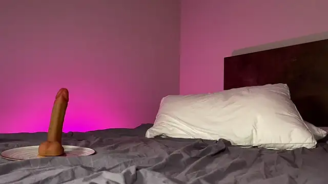 Pi-x-ie online show from 04-05-26, 03:42