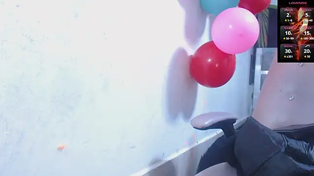 toxxxic cams online show from 11-18-25, 02:17