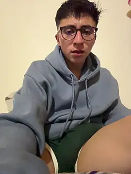 Snapshot of CamiRojas_boy chatting on 02-22-26, 04:02 CamiRojas boy online show from 02-22-26, 04:02