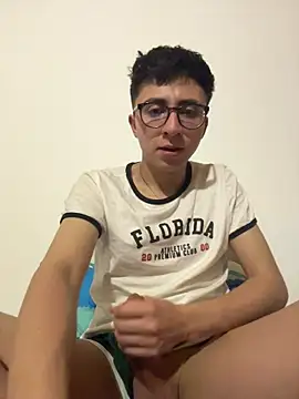 Snapshot of CamiRojas_boy chatting on 02-27-26, 03:50 CamiRojas boy online show from 02-27-26, 03:50