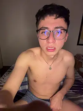 CamiRojas boy online show from 05-13-26, 03:26