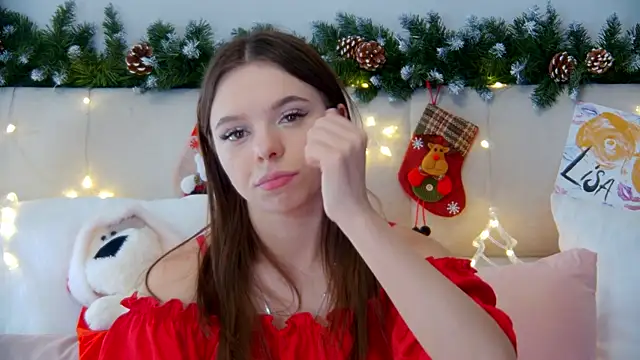 Snapshot of ElisabethDavis chatting on 12-19-24, 12:34 ElisabethDavis online show from 12-19-24, 12:34