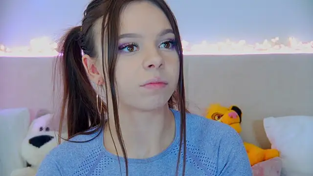 Snapshot of ElisabethDavis chatting on 03-08-25, 06:16 ElisabethDavis online show from 03-08-25, 06:16