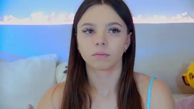 Snapshot of ElisabethDavis chatting on 03-11-25, 11:04 ElisabethDavis online show from 03-11-25, 11:04