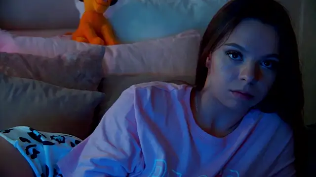 Snapshot of ElisabethDavis chatting on 03-16-25, 12:23 ElisabethDavis online show from 03-16-25, 12:23