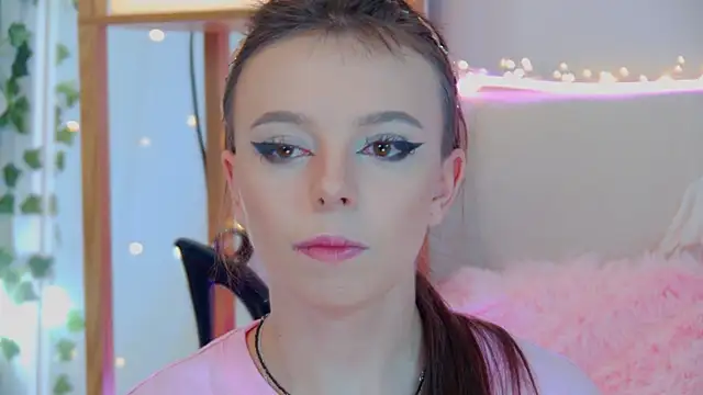 Snapshot of ElisabethDavis chatting on 09-14-25, 03:22 ElisabethDavis online show from 09-14-25, 03:22