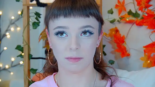 Snapshot of ElisabethDavis chatting on 10-11-25, 05:00 ElisabethDavis online show from 10-11-25, 05:00