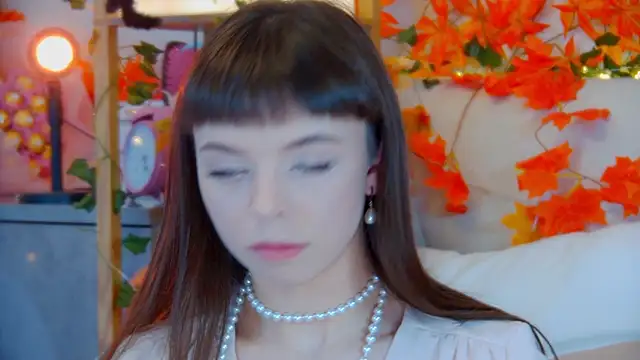 Snapshot of ElisabethDavis chatting on 10-17-25, 02:19 ElisabethDavis online show from 10-17-25, 02:19