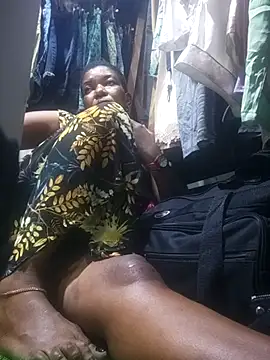 Hailey BaileyXYZ online show from 10-20-25, 10:49