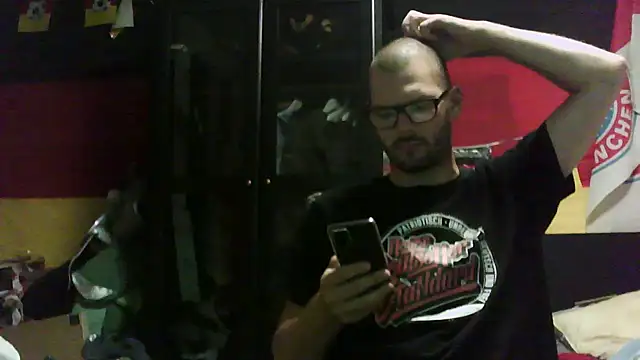 Die-geile-Sau online show from 09-16-25, 07:04