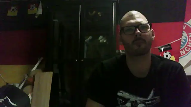 Die-geile-Sau online show from 10-04-25, 07:23