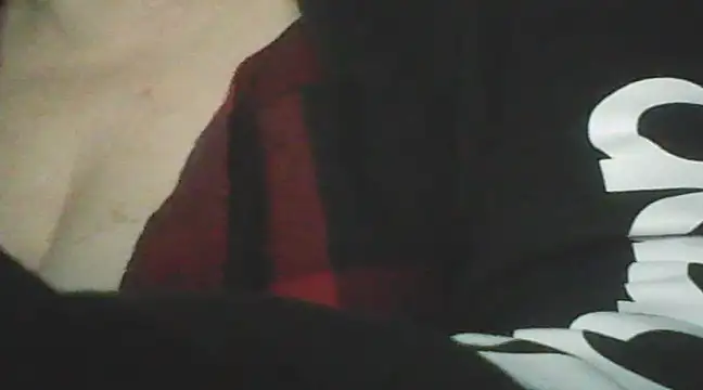 Snapshot of deluxpussy chatting on 01-04-25, 06:19 deluxpussy online show from 01-04-25, 06:19