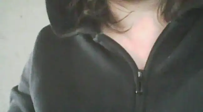Snapshot of deluxpussy chatting on 02-04-25, 09:38 deluxpussy online show from 02-04-25, 09:38