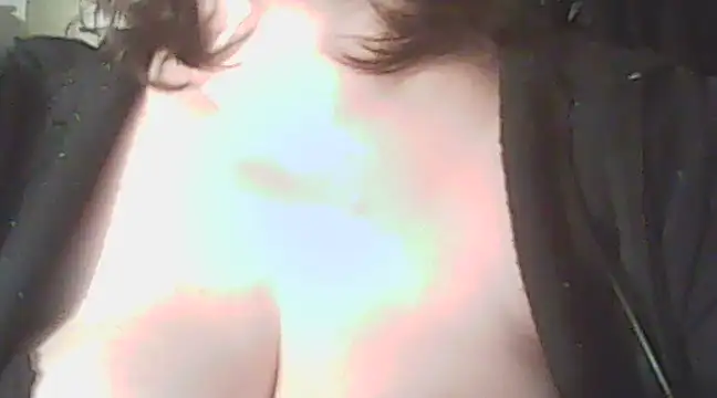 Snapshot of deluxpussy chatting on 02-23-25, 01:57 deluxpussy online show from 02-23-25, 01:57