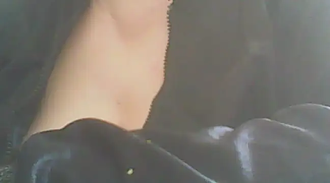Snapshot of deluxpussy chatting on 03-12-25, 07:46 deluxpussy online show from 03-12-25, 07:46