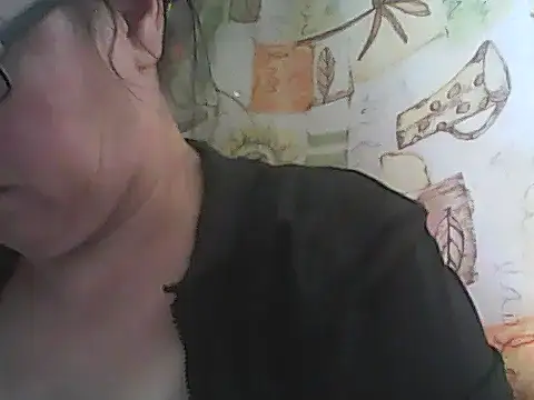 Snapshot of deluxpussy chatting on 09-12-25, 07:19 deluxpussy online show from 09-12-25, 07:19