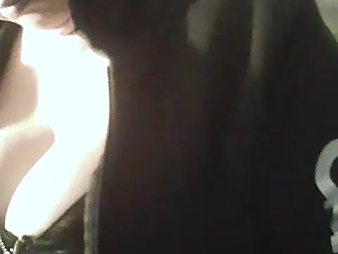 Snapshot of deluxpussy chatting on 09-17-25, 08:43 deluxpussy online show from 09-17-25, 08:43
