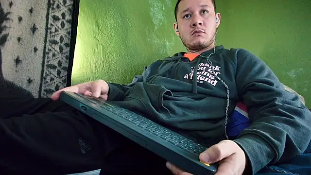 sweet cock28 online show from 12-10-24, 04:17