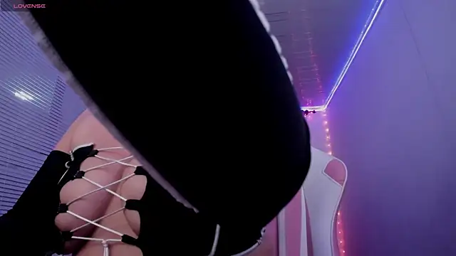 lucykinky22 online show from 02-13-25, 08:45