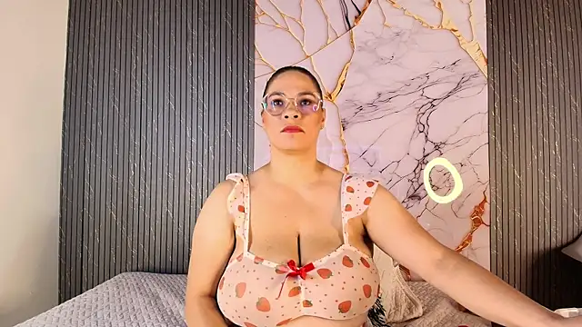 big tits in your face online show from 03-04-26, 08:37