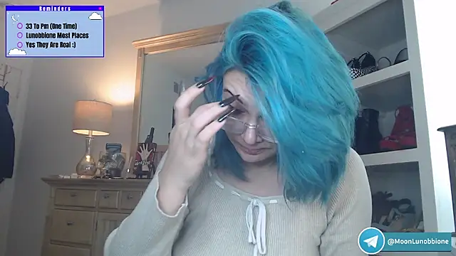 Snapshot of Lunobbione chatting on 03-23-26, 08:35 Lunobbione online show from 03-23-26, 08:35
