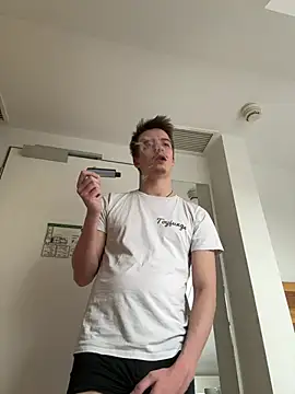 Snapshot of Toyjungee chatting on 02-19-26, 08:54 Toyjungee online show from 02-19-26, 08:54