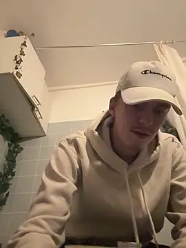 Snapshot of Toyjungee chatting on 03-06-26, 07:43 Toyjungee online show from 03-06-26, 07:43