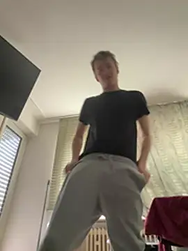 Snapshot of Toyjungee chatting on 03-24-26, 08:30 Toyjungee online show from 03-24-26, 08:30