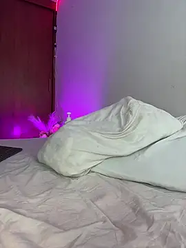 nicolette sweet  online show from 03-10-25, 06:01