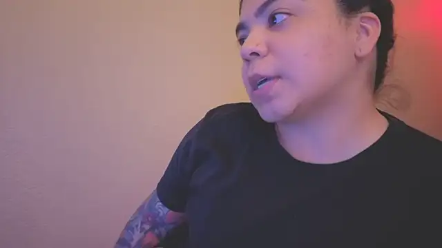 kimmiakiss22 online show from 01-27-25, 03:37