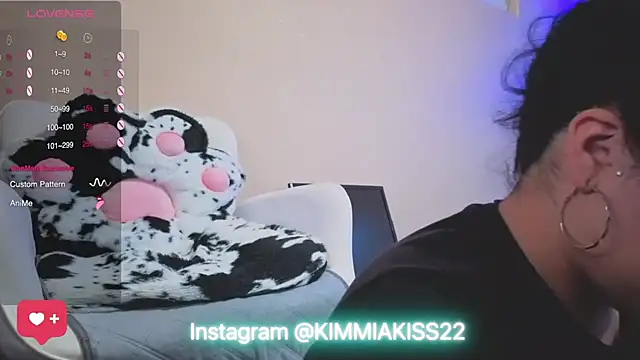 kimmiakiss22 online show from 02-17-25, 05:14