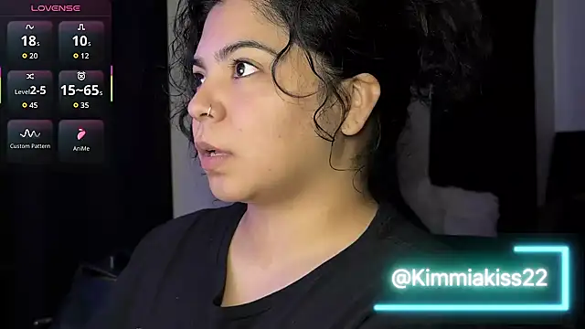 kimmiakiss22 online show from 10-22-25, 08:52