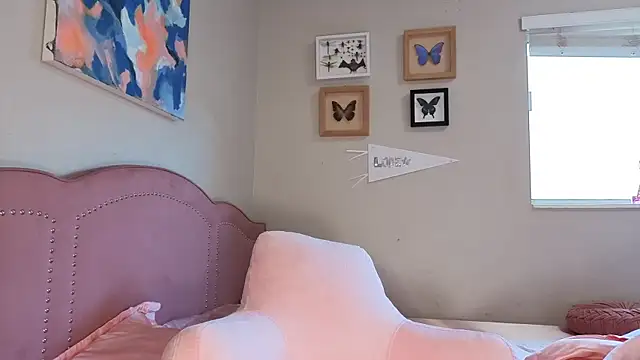 highly inappropriate online show from 06-15-26, 02:30