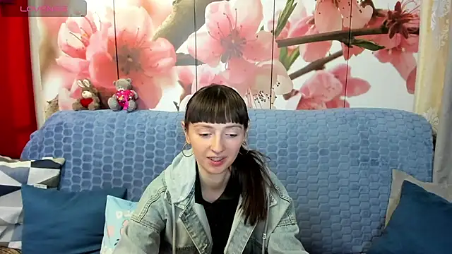 TayanaJons online show from 05-06-26, 07:13