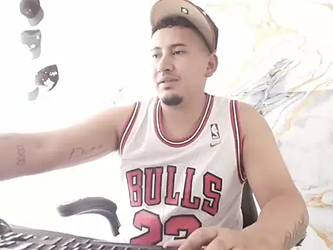 Snapshot of myke_andrade chatting on 02-11-26, 03:06 myke andrade online show from 02-11-26, 03:06