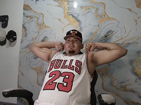 Snapshot of myke_andrade chatting on 02-12-26, 05:35 myke andrade online show from 02-12-26, 05:35