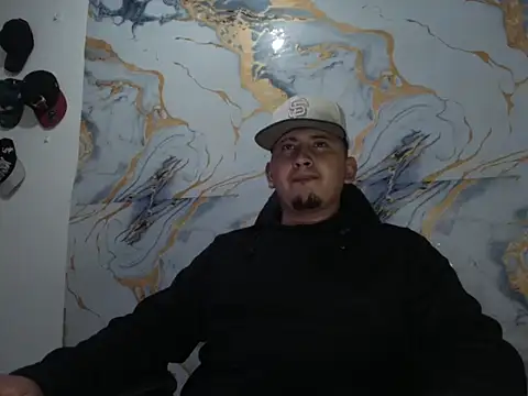 Snapshot of myke_andrade chatting on 03-05-26, 03:35 myke andrade online show from 03-05-26, 03:35