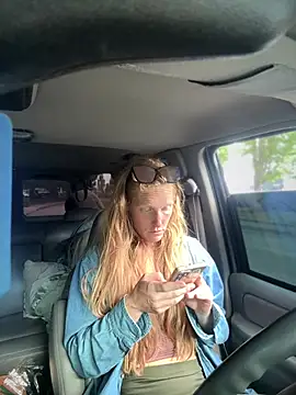 GoldenFlameGoddess online show from 06-19-26, 11:30