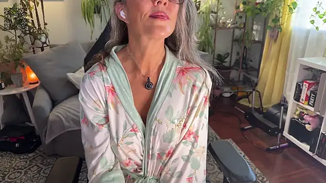 sunniedayz  online show from 09-09-25, 05:34