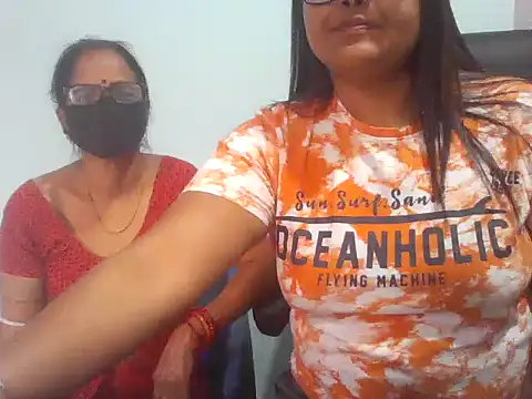 Snapshot of gyanvi1 chatting on 01-10-25, 10:28 gyanvi1 online show from 01-10-25, 10:28