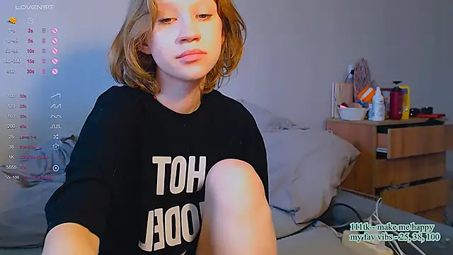 Snapshot of amelia_lye chatting on 05-14-26, 02:13 amelia lye online show from 05-14-26, 02:13