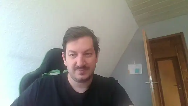 Golffahrer1982 online show from 10-16-25, 02:18