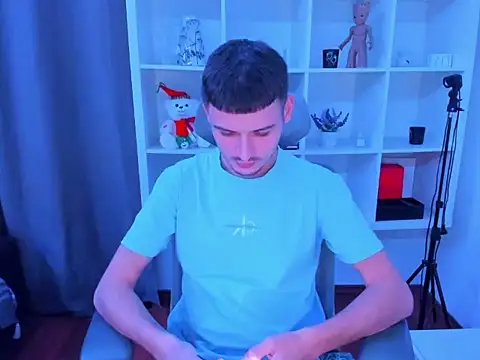 andboyfor6 online show from 12-15-25, 08:24