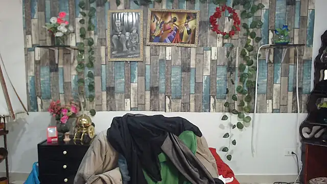 Snapshot of KarimaSarabe chatting on 09-25-25, 09:29 KarimaSarabe online show from 09-25-25, 09:29