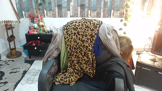 Snapshot of KarimaSarabe chatting on 10-03-25, 09:01 KarimaSarabe online show from 10-03-25, 09:01