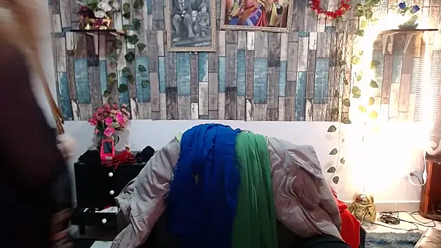 Snapshot of KarimaSarabe chatting on 10-13-25, 10:32 KarimaSarabe online show from 10-13-25, 10:32