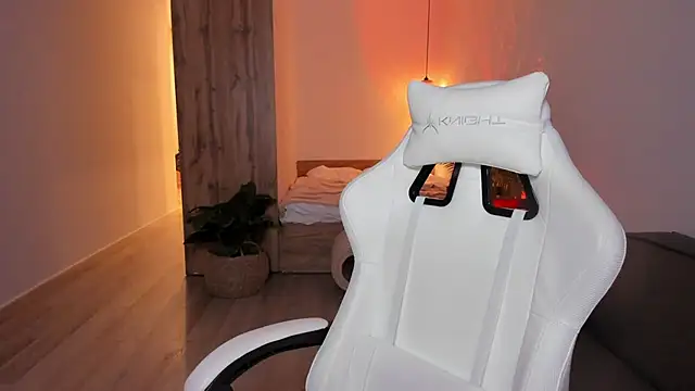 LilyRaisa online show from 02-27-26, 03:06