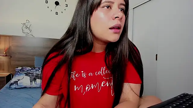 Snapshot of emily_adams01 chatting on 03-18-26, 09:29 emily adams01 online show from 03-18-26, 09:29